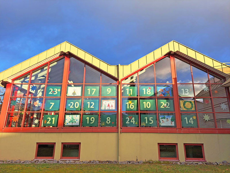 Adventskalender Tueren geöffnet